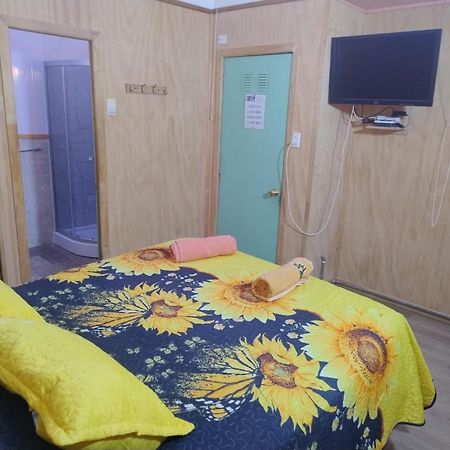 Hostal Y Residencial El Mundial Пуерто-Наталес Екстер'єр фото